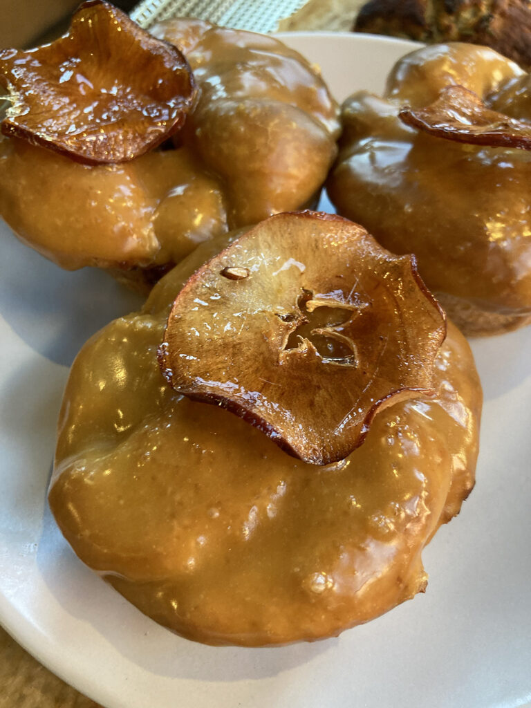 A picture of a caramel apple knot.